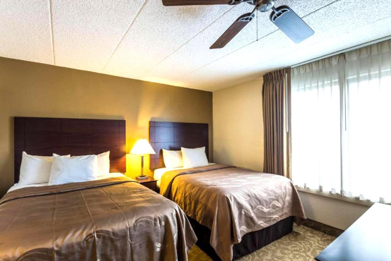 Norwood Inn & Suites Milwaukee Butler Exteriér fotografie